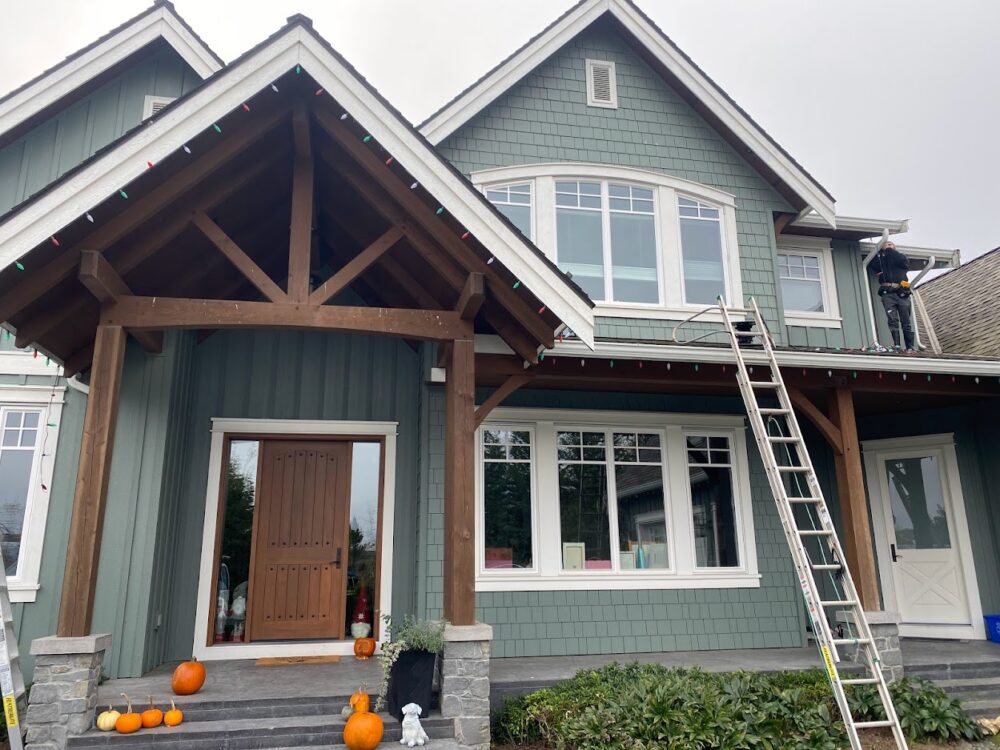 Maple Ridge Christmas Light Installation