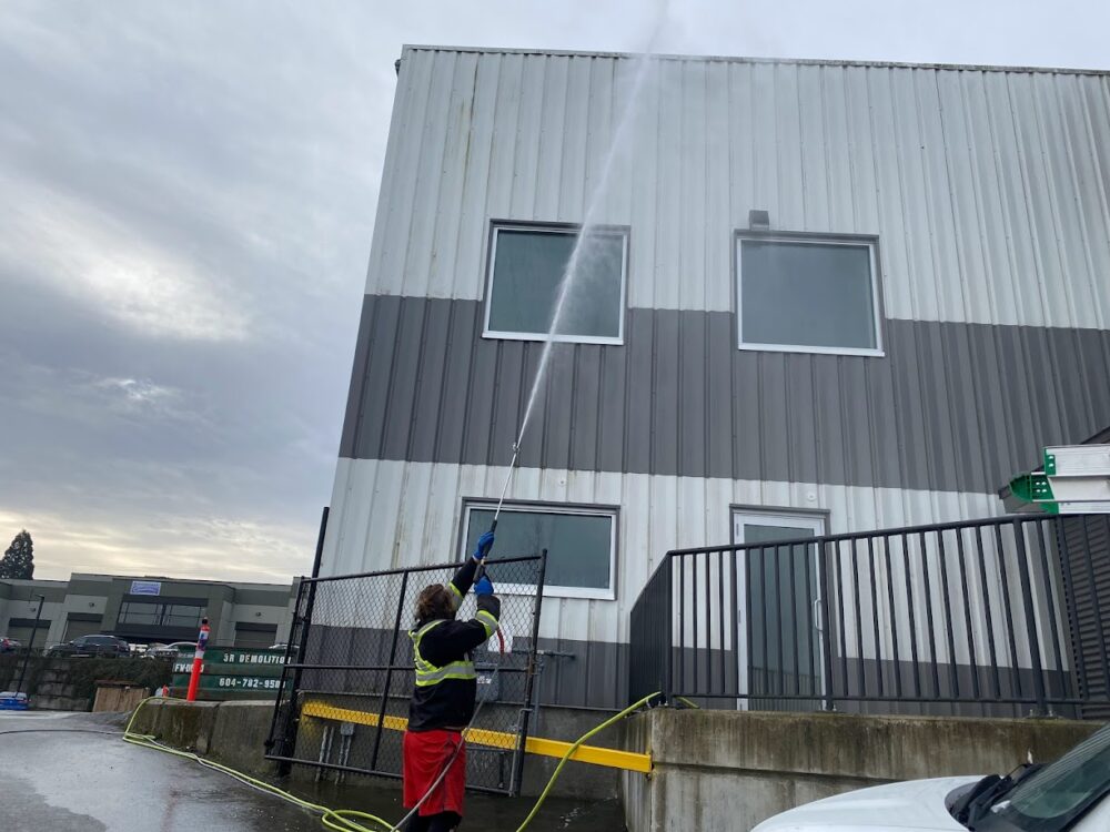 Commercial Pressure Washing Vancouver (2026) | Shine City